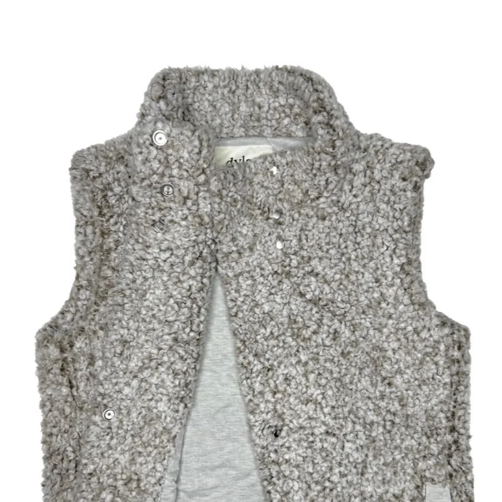 Dylan by True‎ Grit Women's Frosty Tipped Pile Cozy Vest
